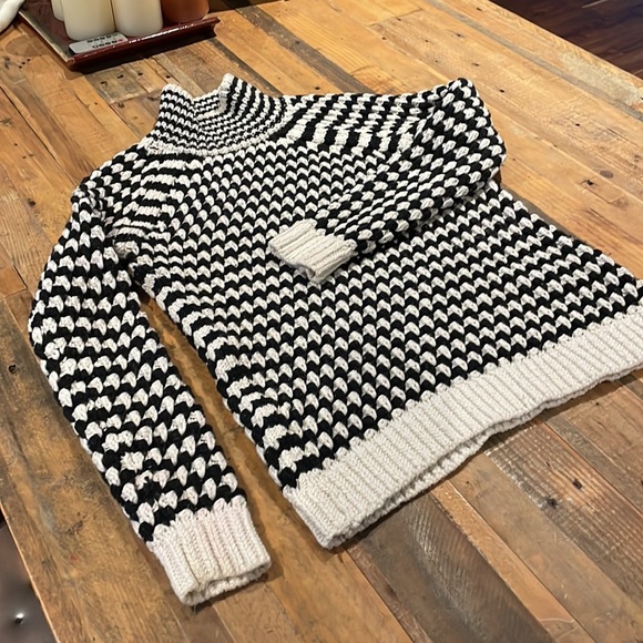 Loft Sweater - Picture 2 of 4